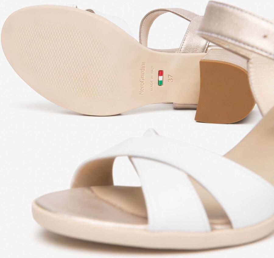 NeroGiardini Loira Etoile Sand Saturn Tr Aulla Natuurlijk 92 Sandalen Fashion Wear Vrouwen