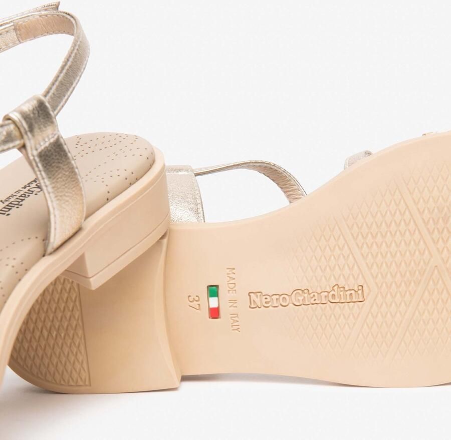NeroGiardini Sandaal Etoile Sand Tr Accra 592 Beige C Fashion Wear Vrouwen