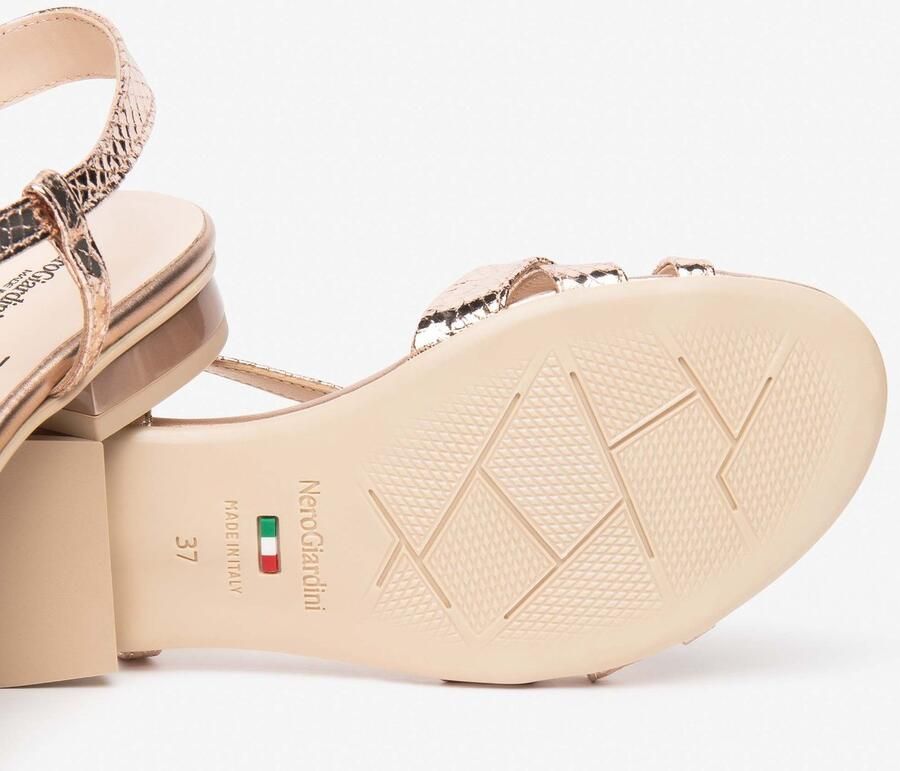 NeroGiardini Sandalen Blade Tr Lula Natuur 226 Fashion Wear Vrouwen