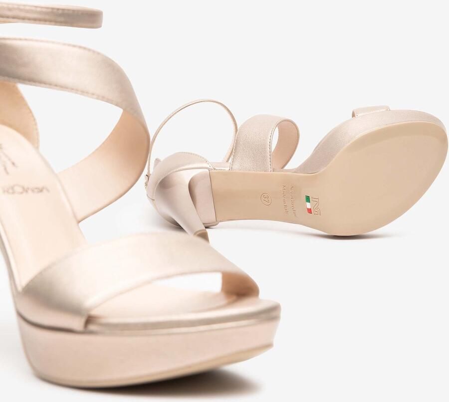 NeroGiardini Sandalen Etoile Sand Tpu Caserta Dama Nat Poli.6963 Plato' Fashion Wear Vrouwen