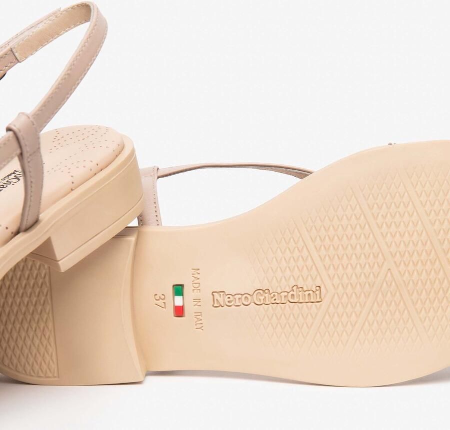NeroGiardini Sandalen Nappa Pandora Tr Accra 592 Beige C Fashion Wear Vrouwen