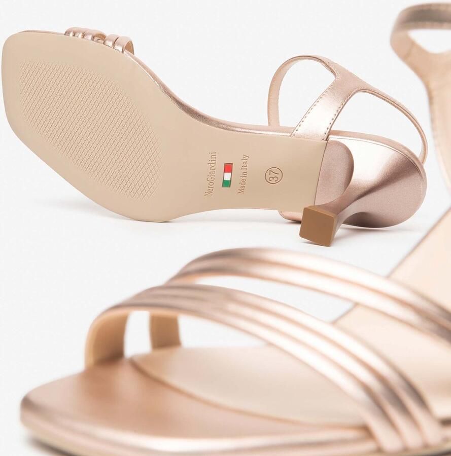 NeroGiardini Sandalen Nettuno Tpu Titti Natuurlijk Fashion Wear Vrouwen