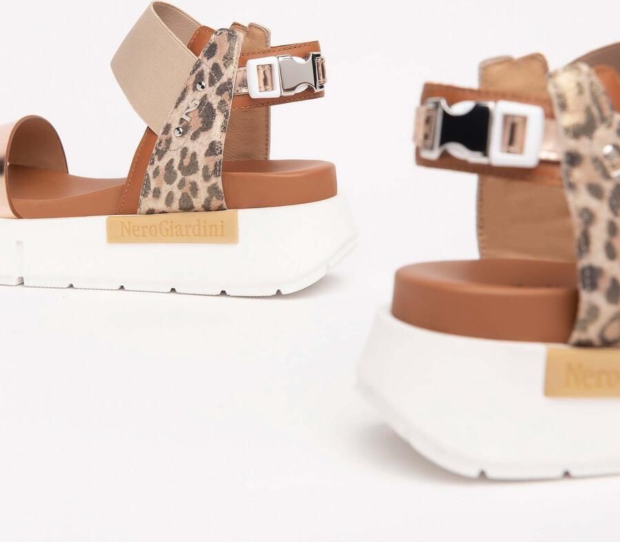 NeroGiardini Sandalen Specchio Opaco Armenia Cognac Volga Beige Tr Venez Fashion Wear Vrouwen
