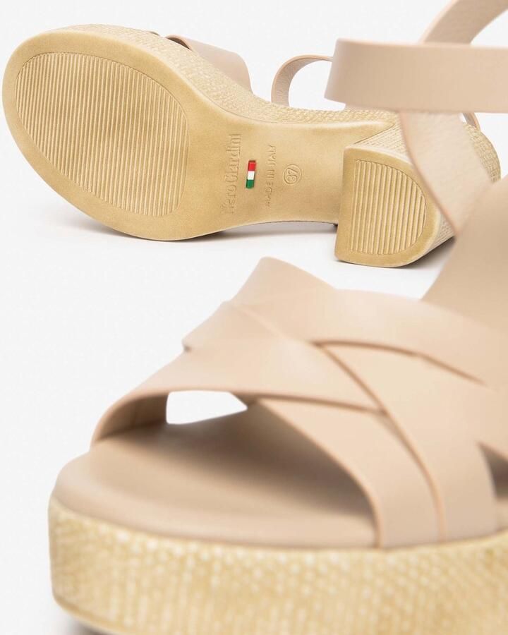 NeroGiardini Sandalen Tamigi Pu.Monod.Meda Beige Fashion Wear Vrouwen
