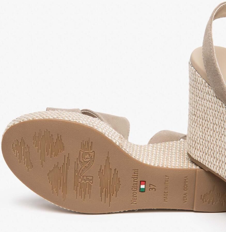 NeroGiardini Sandalen Velour Pu.Malfa 8901P Ricop Fashion Wear Vrouwen