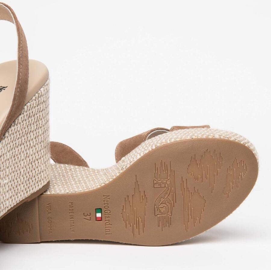 NeroGiardini Sandalen Velour Pu.Malfa 8901P Ricop Fashion Wear Vrouwen