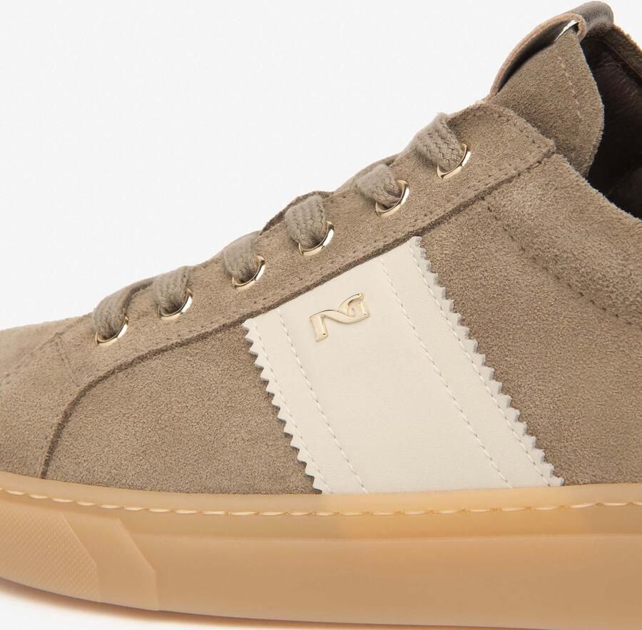 NeroGiardini Sneakers Arold Fluweel Melk 1039 Etoile Leo Tr Malaga 1074 Fashion Wear Vrouwen