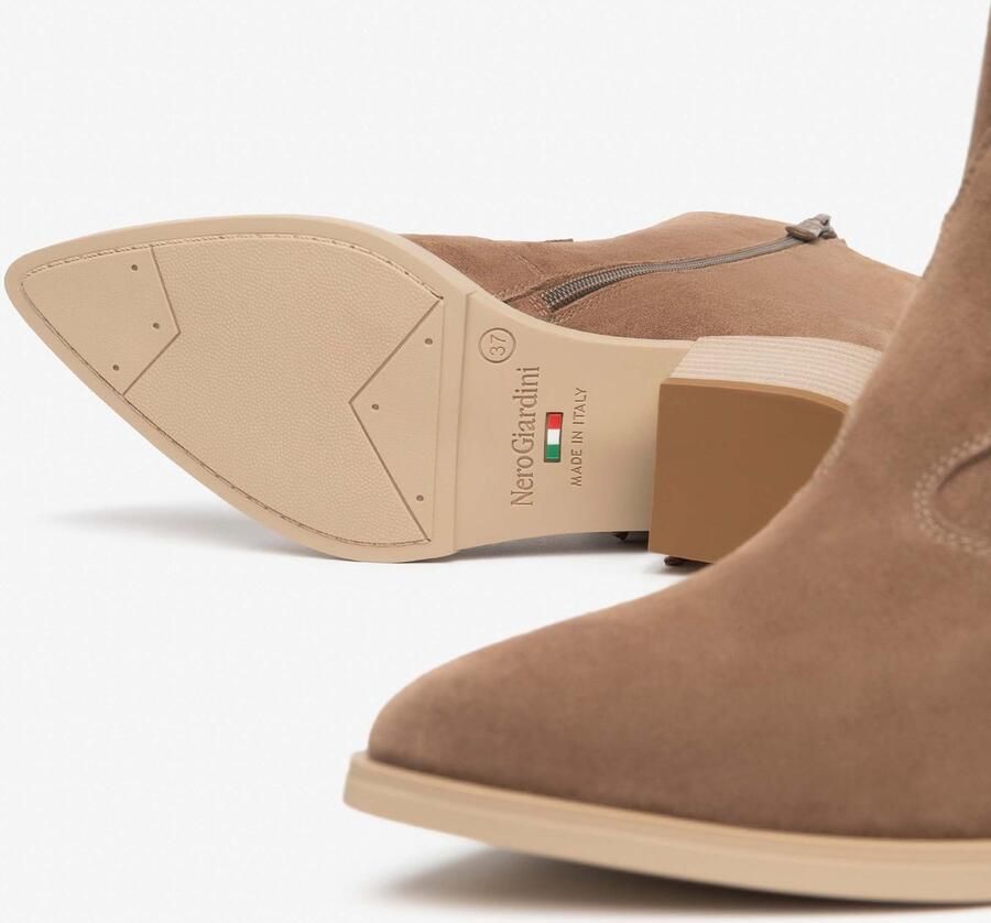NeroGiardini Velour Tpu Badia Natuurlijk Fashion Wear Vrouwen
