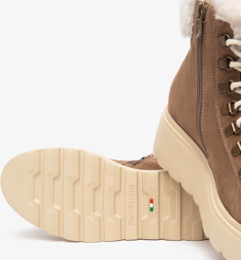 NeroGiardini Velours Schapenvacht Cappuccino Laarzen Eva Gorga Cream + Ba Streetwear Vrouwen