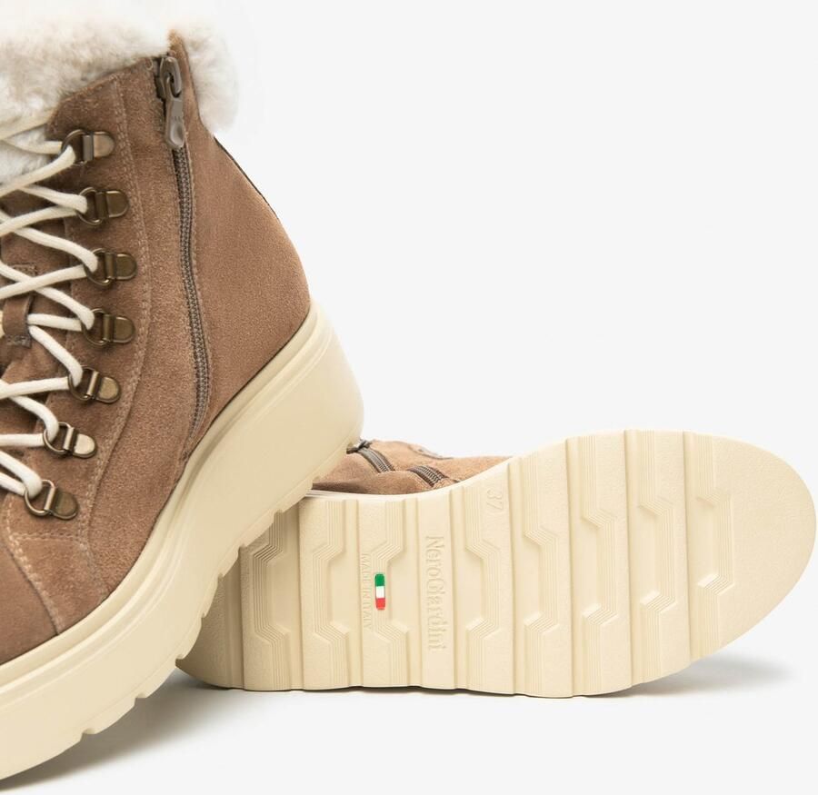 NeroGiardini Velours Schapenvacht Cappuccino Laarzen Eva Gorga Cream + Ba Streetwear Vrouwen