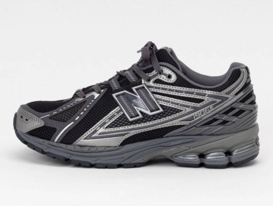 New Balance 1906 Running in grijs formaten: 41.5