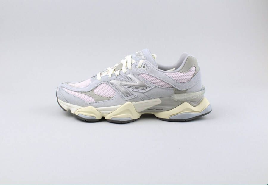 New Balance Grijze en Roze Sneakers 9060 Gray