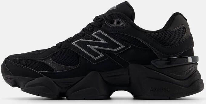 New Balance 9060 (GS) Lifestyle in zwart formaten: 38.5