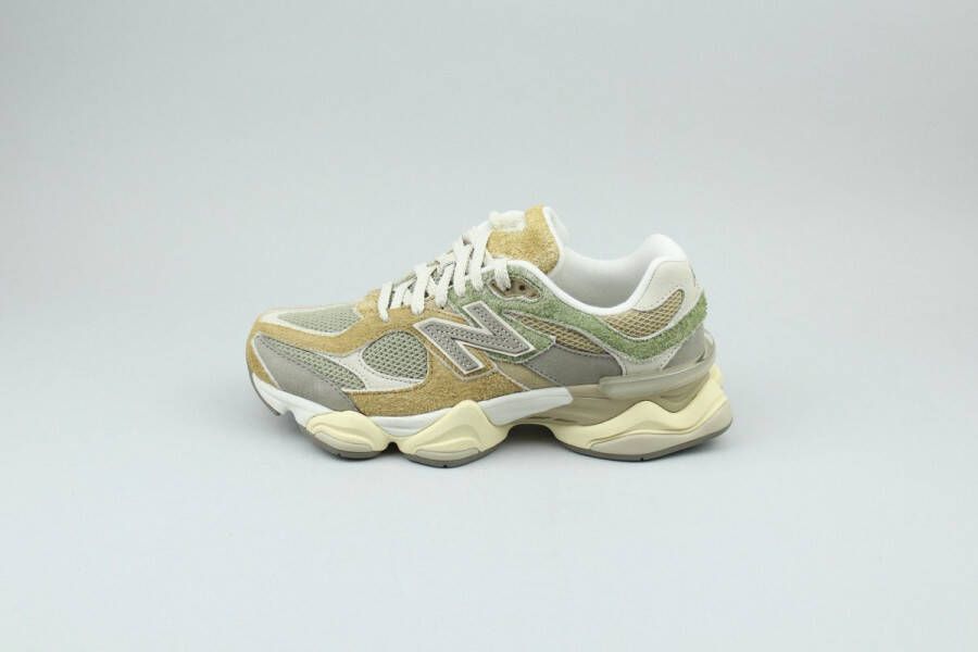 New Balance 9060 Lifestyle in beige formaten: 37.5
