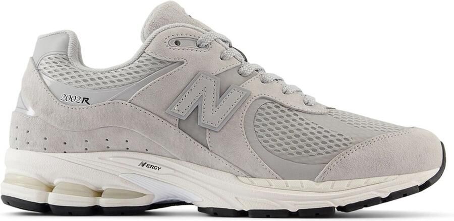 New Balance 2002R sneaker van mesh met suède details