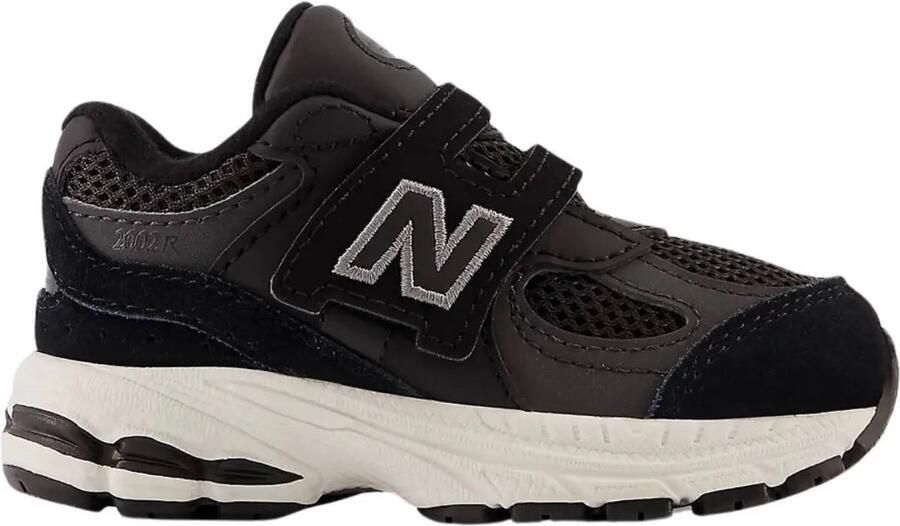 New Balance 2002 sneaker met mesh details