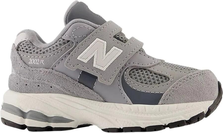 New Balance 2002 sneaker met mesh details