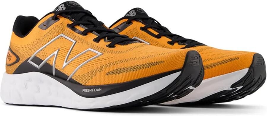 New Balance Fresh Foam 680 V8 Hardloopschoenen Oranje Man