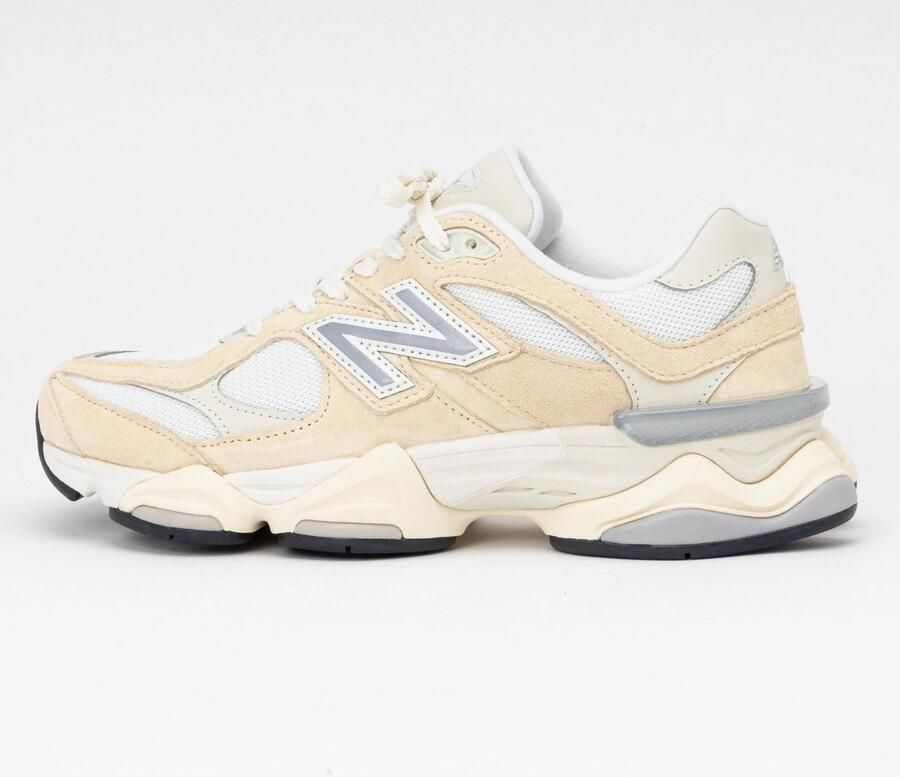 New Balance 9060 Creme Beige Sneakers Dames