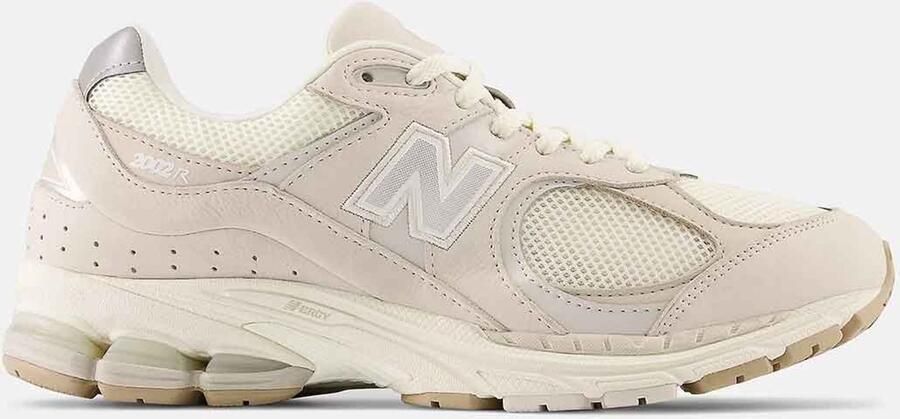 New Balance Sneakers M2002r Cream