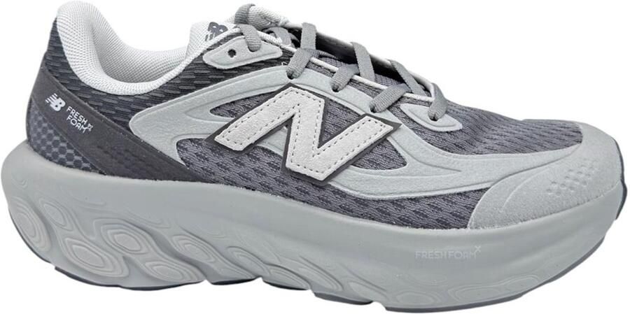 New Balance Utrnaa Sneakers Mannen Grijs