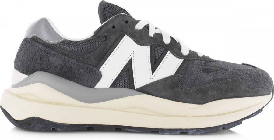 New Balance Stijlvolle 57 40 Sneakers voor vrouwen Grijs Dames