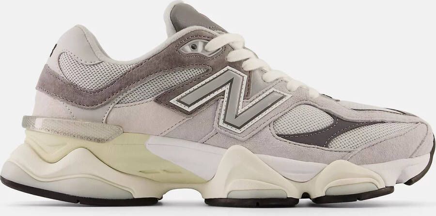 New Balance 9060 Schoenen Grijs Maat: 38.5 Mesh Synthetisch Foot Locker