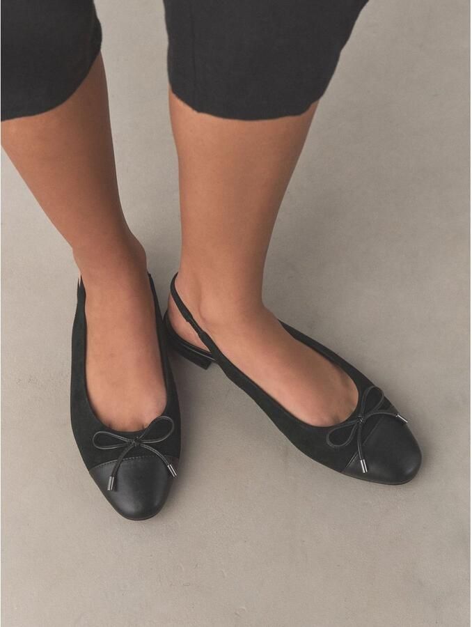 Next Dames Forever Comfort leren ballerina s met ronde neus strik en hielbandje Zwart