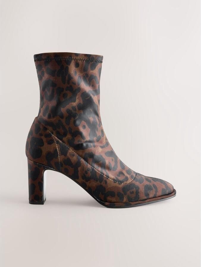 Next Dames Forever Comfort soklaarzen met ronde neus en extra brede pasvorm Dierenprint