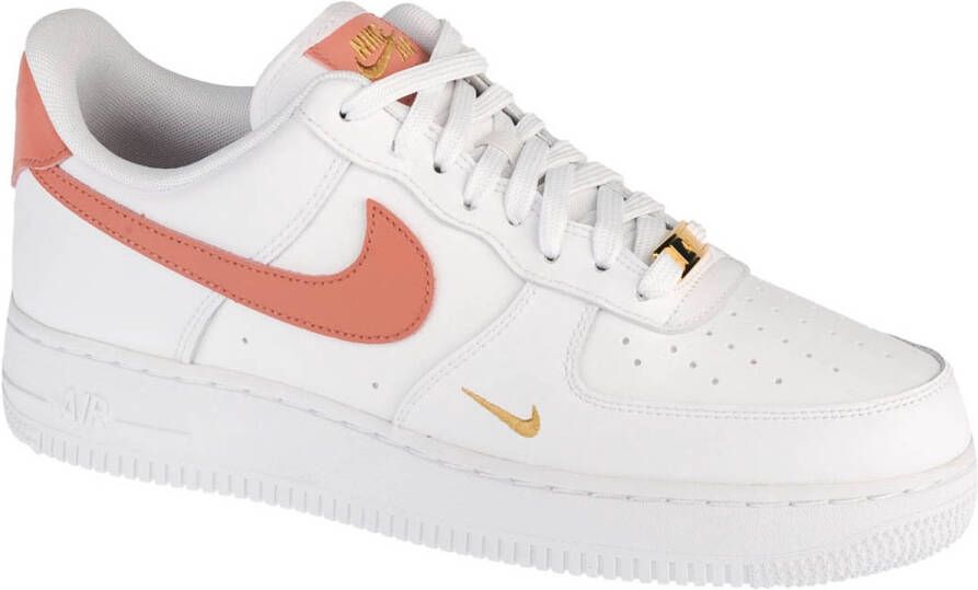 Nike WMNS Air Force 1 '07 ESS Air Force 1 in wit formaten: 37.5