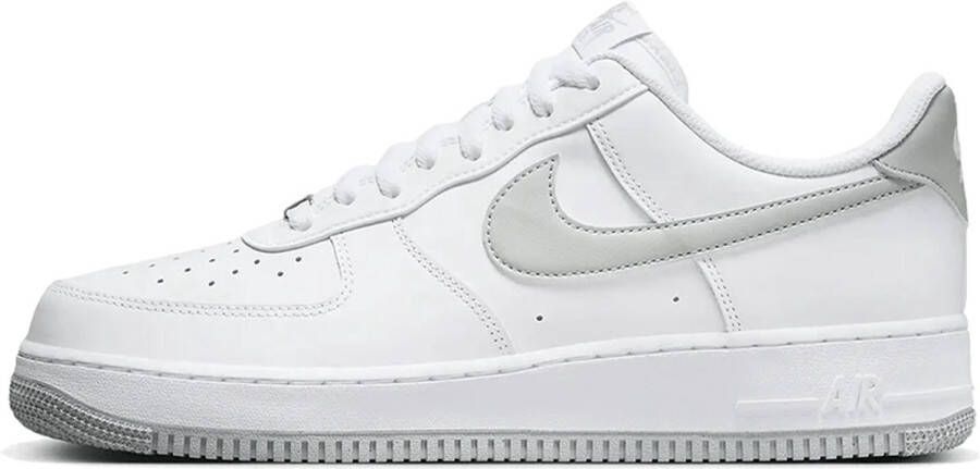 Nike Air Force 1 '07 1 Schoenen white lt smoke grey white maat: 40.5 beschikbare maaten:41 42.5 40 43 44.5 45 46 40.5