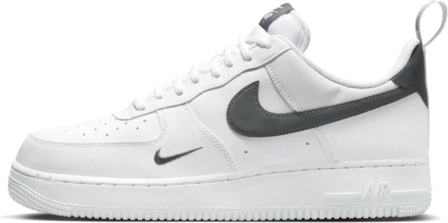 Nike Wmns Air Force 1 '07 Lv8 Ut Basketball Schoenen white metallic dark grey maat: 38 beschikbare maaten:38