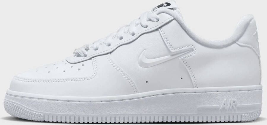 Nike Wmns Air Force 1 '07 Se Basketball Schoenen white multi color black maat: 40.5 beschikbare maaten:36.5 37.5 38 39 40.5 41