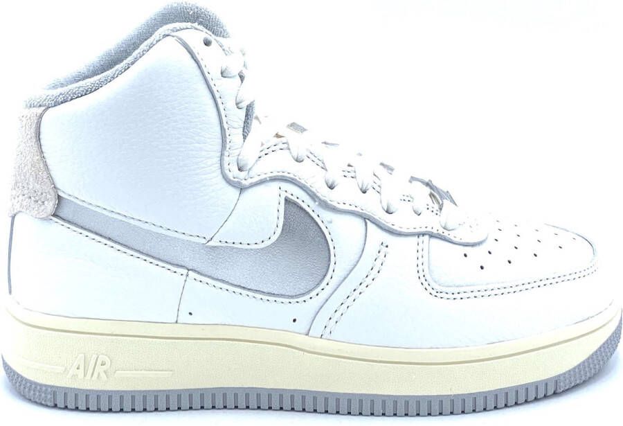 Nike Wmns Air Force 1 Sculpt Basketball Schoenen summit white silver coconut milk maat: 38.5 beschikbare maaten:37.5 38.5 39 40 36.5