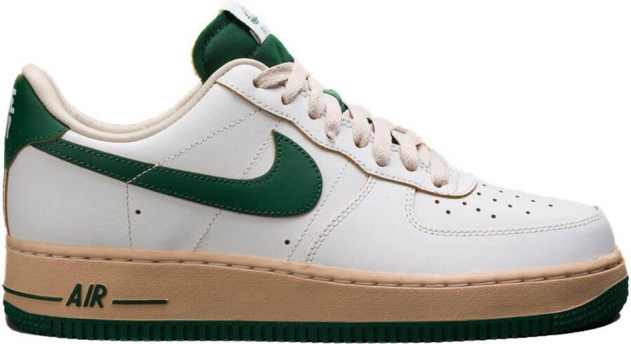 Nike Wmns Air Force 1 '07 Lv8 Basketball Schoenen sail gorge green sesame pearl white maat: 40.5 beschikbare maaten:36.5 37.5 38.5 39 40.5