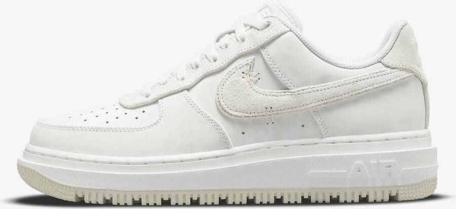 Nike Air Force 1 Luxe Basketball Schoenen white white light bone maat: 43 beschikbare maaten:41 42.5 43 44.5 45 46