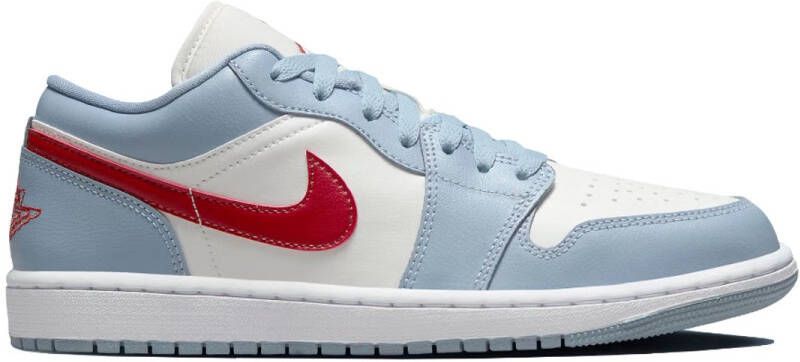 Jordan Wmns Air 1 Low 1 sail dune red blue grey white maat: 36.5 beschikbare maaten:36.5 37.5 36 38 39 40.5 41 42.5 43 44