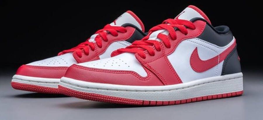 Jordan Wmns Air 1 Low Basketball Schoenen white gym red black sail maat: 37.5 beschikbare maaten:36.5 37.5 38.5 39 40.5 41 42