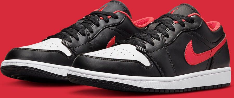 Jordan Air 1 Low Basketball Schoenen black fired red white maat: 42 beschikbare maaten:42 44.5 45