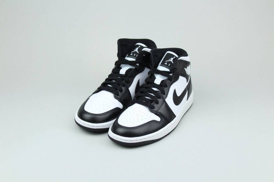 Jordan Wmns Air 1 Mid Basketball Schoenen white black white maat: 36 beschikbare maaten:36.5 37.5 38.5 39 40.5 41 42 36