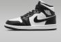 Jordan Wmns Air 1 Mid Basketball Schoenen white black white maat: 36 beschikbare maaten:36.5 37.5 38.5 39 40.5 41 42 36 - Thumbnail 1
