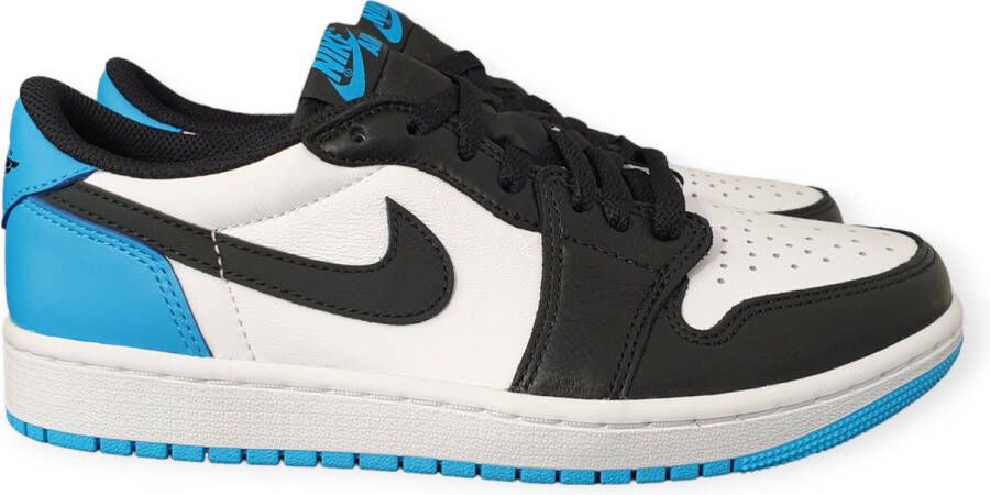 Jordan Wmns Air 1 Retro Low Og White Dk Powder Blue Black Schoenmaat 36 1 2 Sneakers CZ0775 104