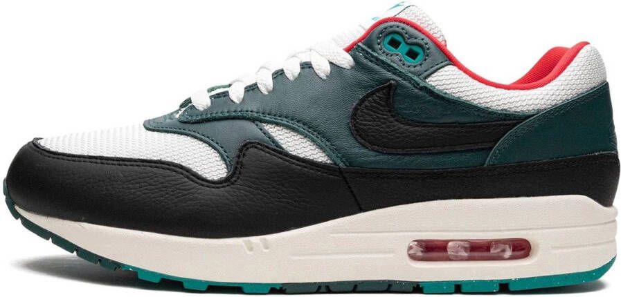 Nike Air Max 1 Lebron James Liverpool FC