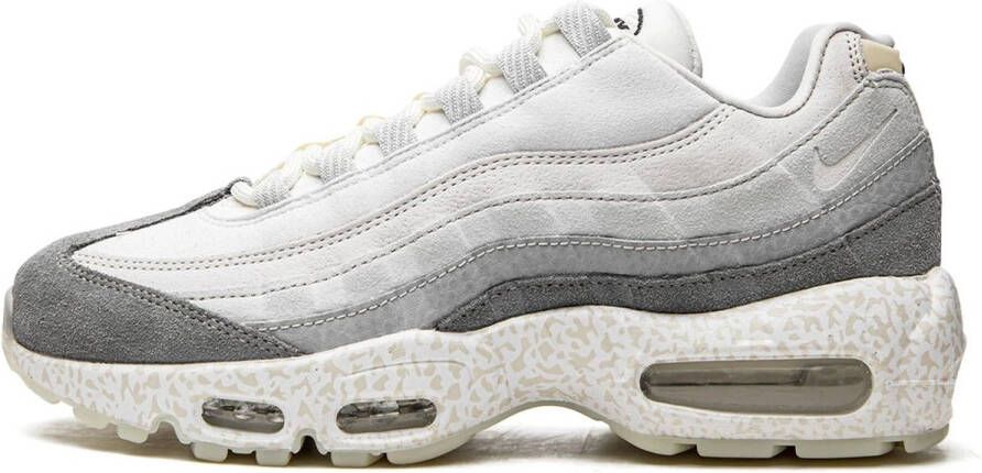 Nike Air Max 95 QS Light Bone Glow in the Dark