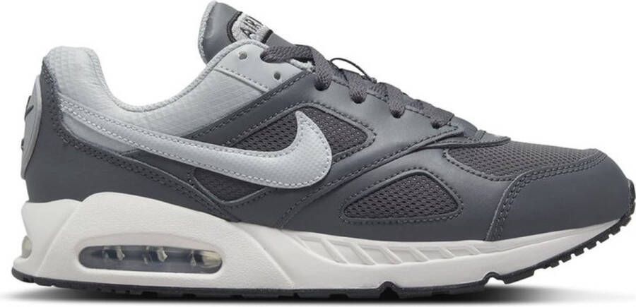 Nike Air Max Ivo Sneakers Unisex Grijs Wit