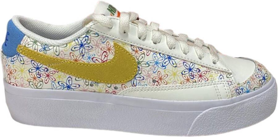 Nike Blazer LW Platform Sneakers Vrouwen Wit