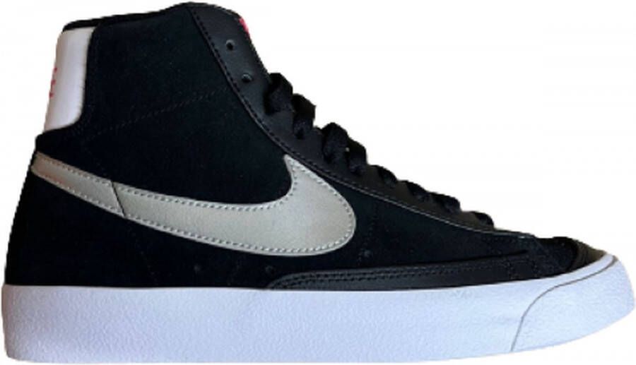 Nike Blazer Mid '77 Dames Black White Pink Blast Metallic Silver Dames