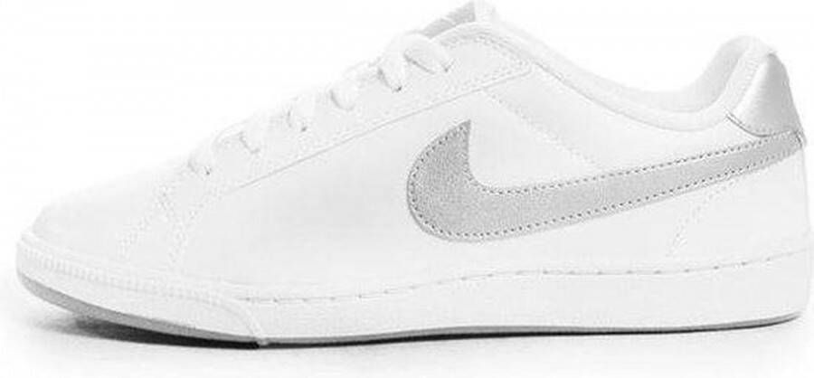 Nike Court Majestic Wit Silver
