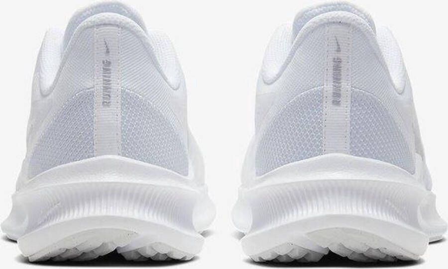 Nike Downshifter 10 hardloopschoenen wit zilver