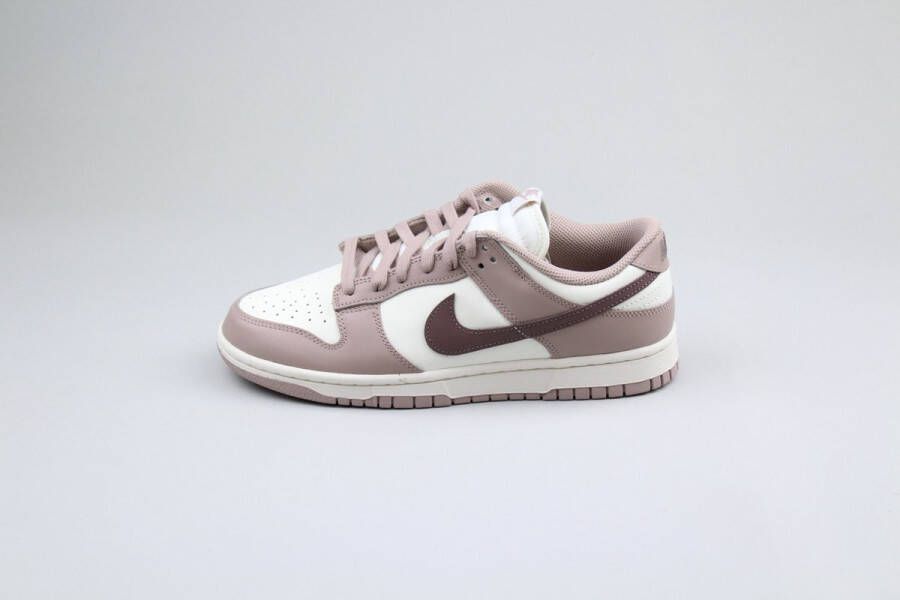 Nike WMNS Dunk Low Dunk in beige formaten: 36.5
